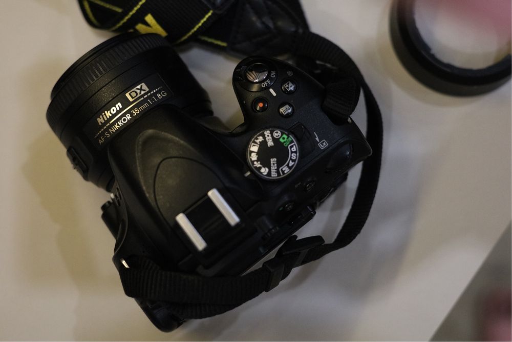 Nikon D5100 + Nikkor 35mm 1.8