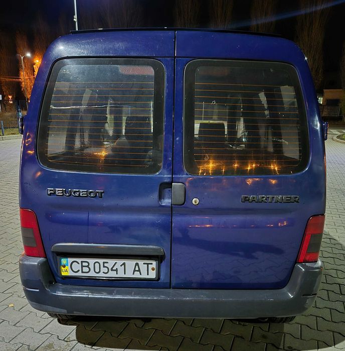 Автомобіль Peugeot Partner  заводський пассажир!