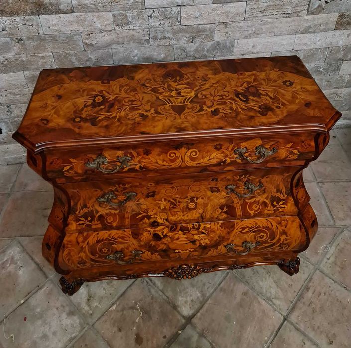 Komoda z przepięknymi intarsjami