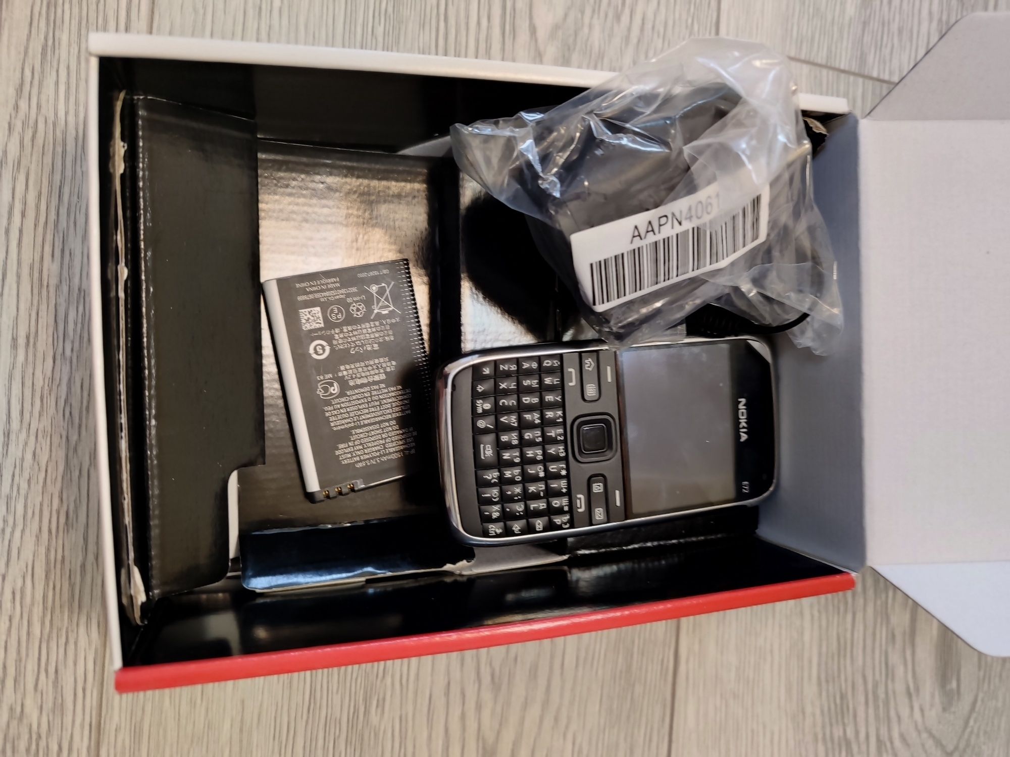 Мобільний телефон Nokia E72 Black Оригінал