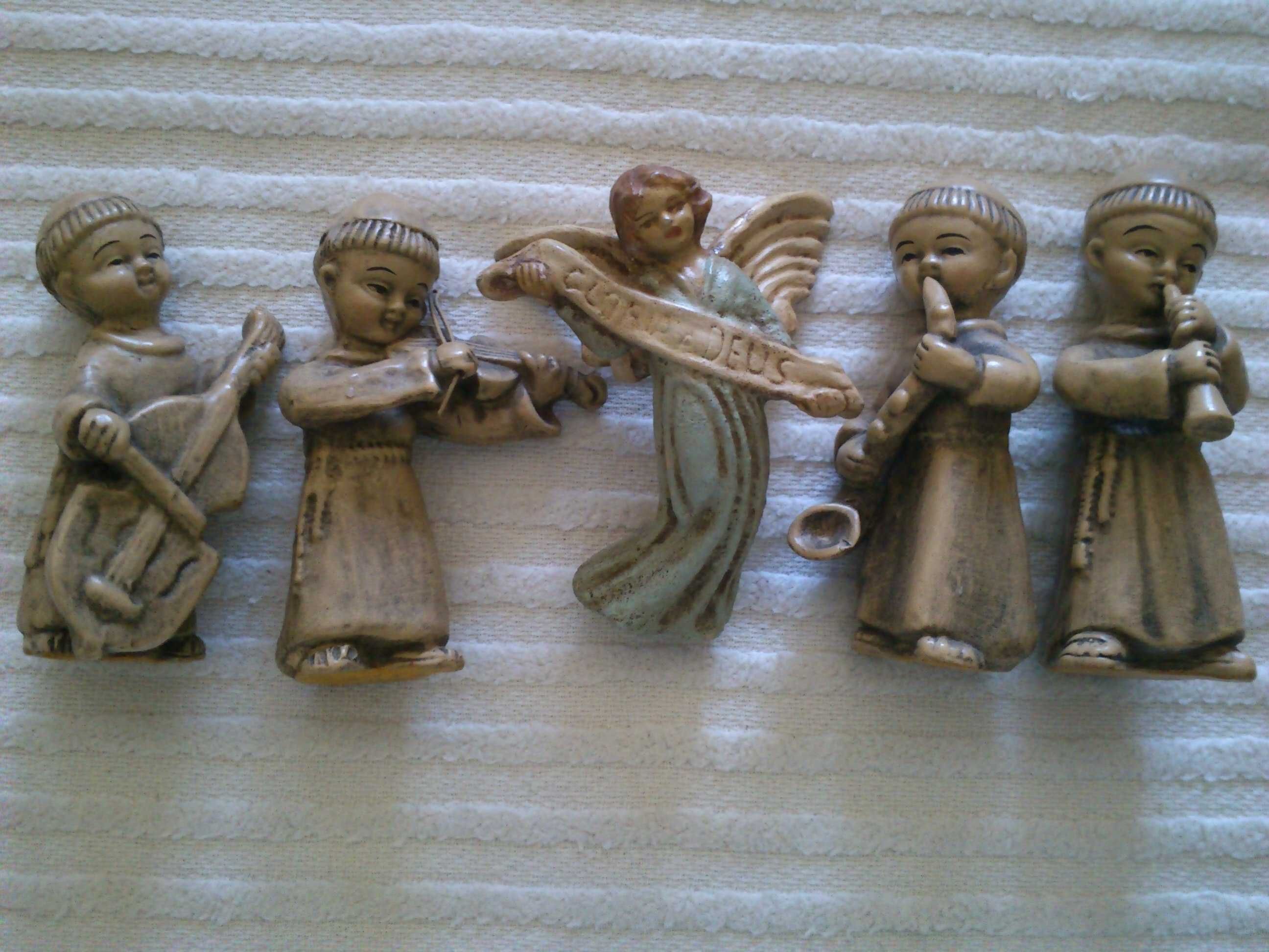 4 Frades músicos e anjo em barro, conjunto vistoso, bastante engraçado
