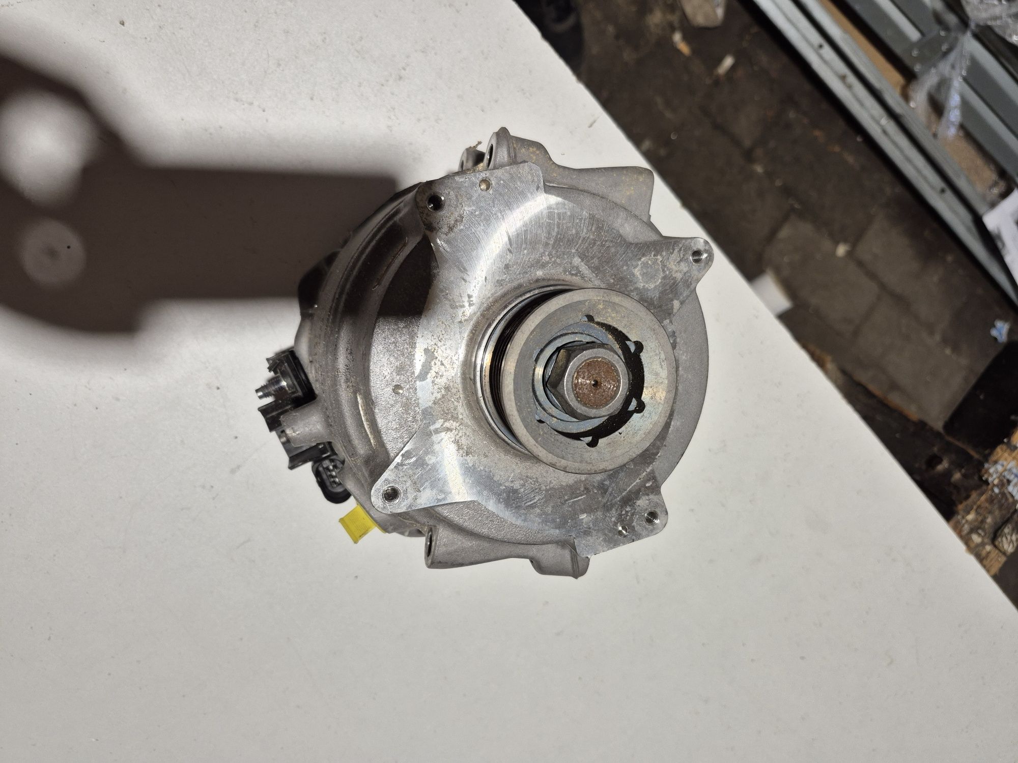 Alternator rozrusznik AUDI AG. 4N0.903.028M.