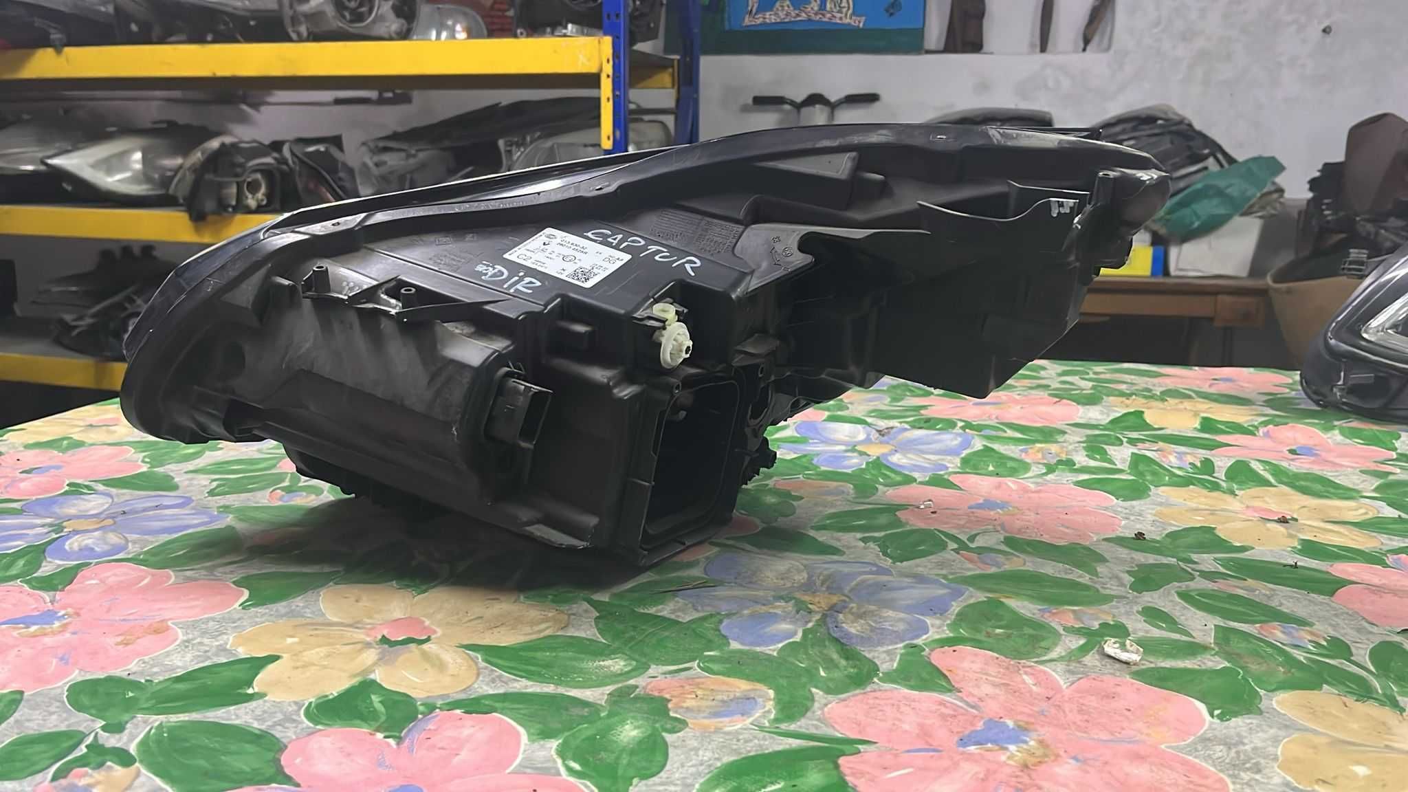 Farol Direito Renault Captur II