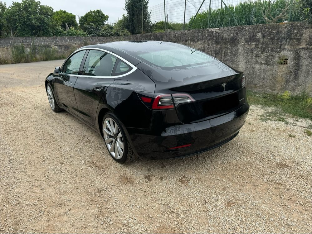 Motorista TVDE Uber/Bolt para Tesla Model 3 24h Regime Autónomo (m/f)