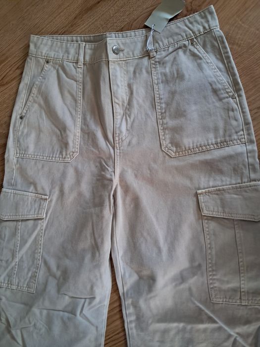 Jasne proste bojówki RESERVED 40