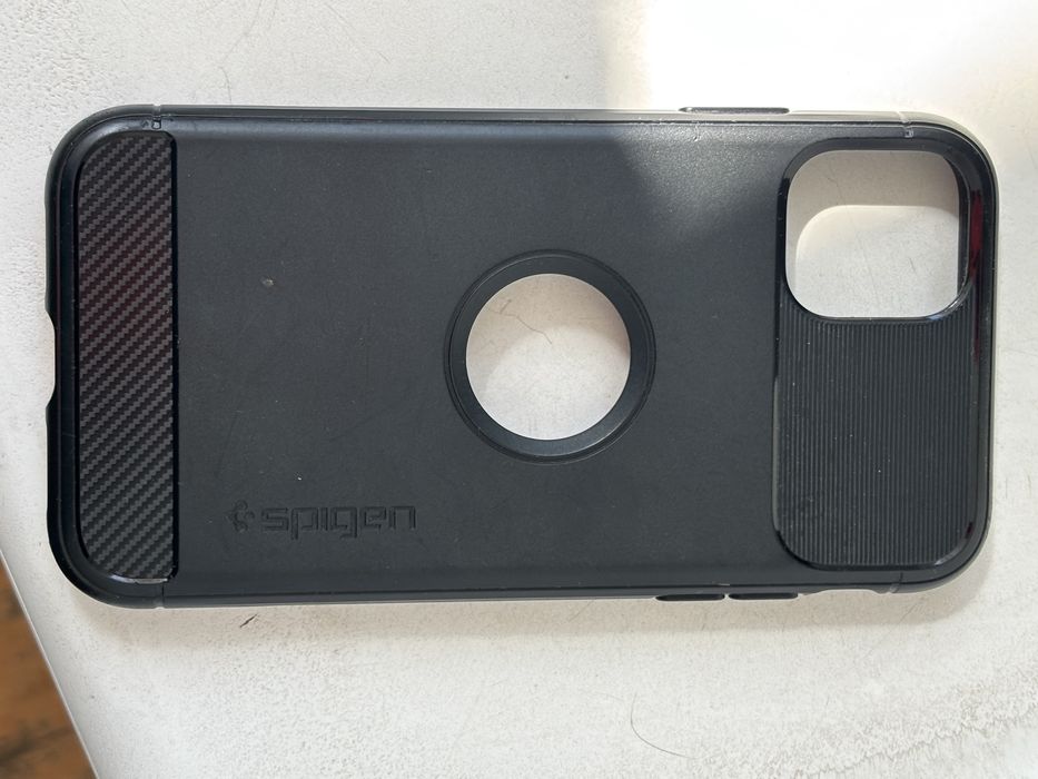 Iphone 8 (128GB) c/ capa Spigen + Carregador isqueiro