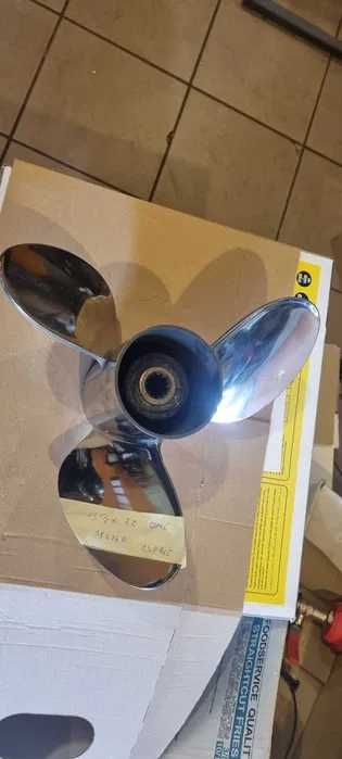 śruba napędowa 13 1/2 x 22 OMC evinrude Johnson silnik zaburtowy stal