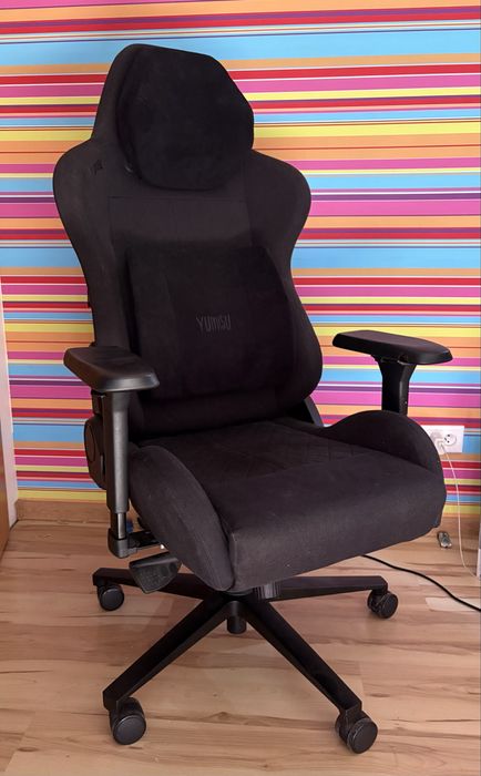 Fotel Biurowy YUMISU 2050 Magnetic Materiał BLACK czarny