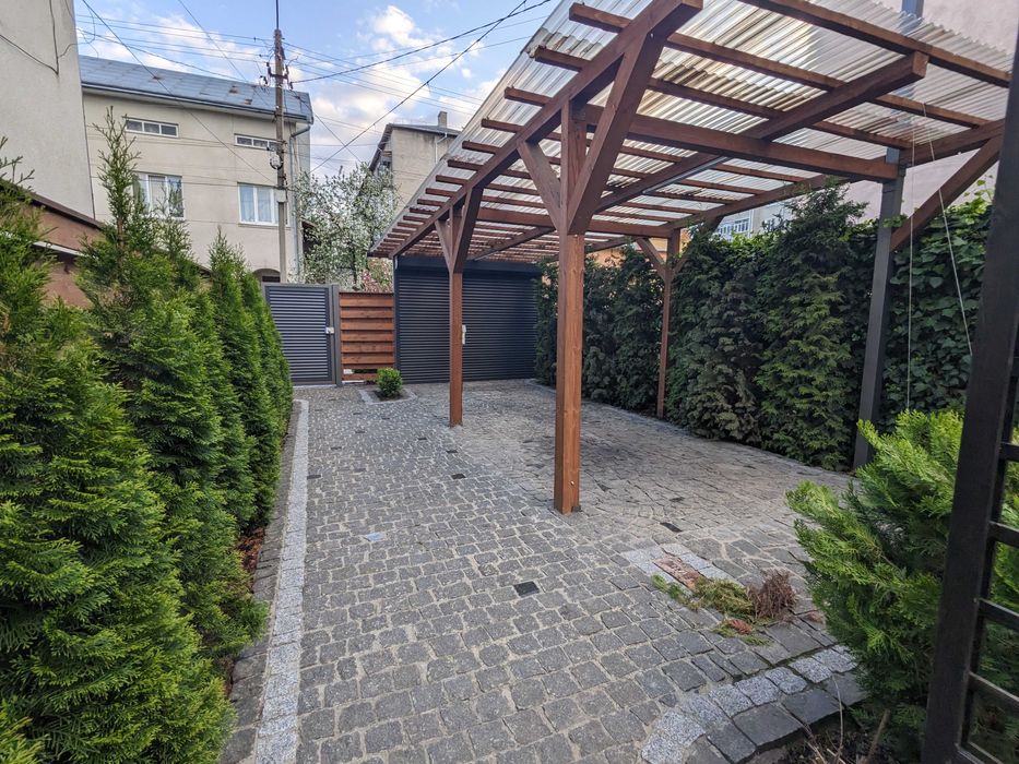 Особняк р-н вул. Короля Данила