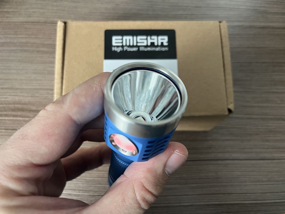 Latarka Emisar D1