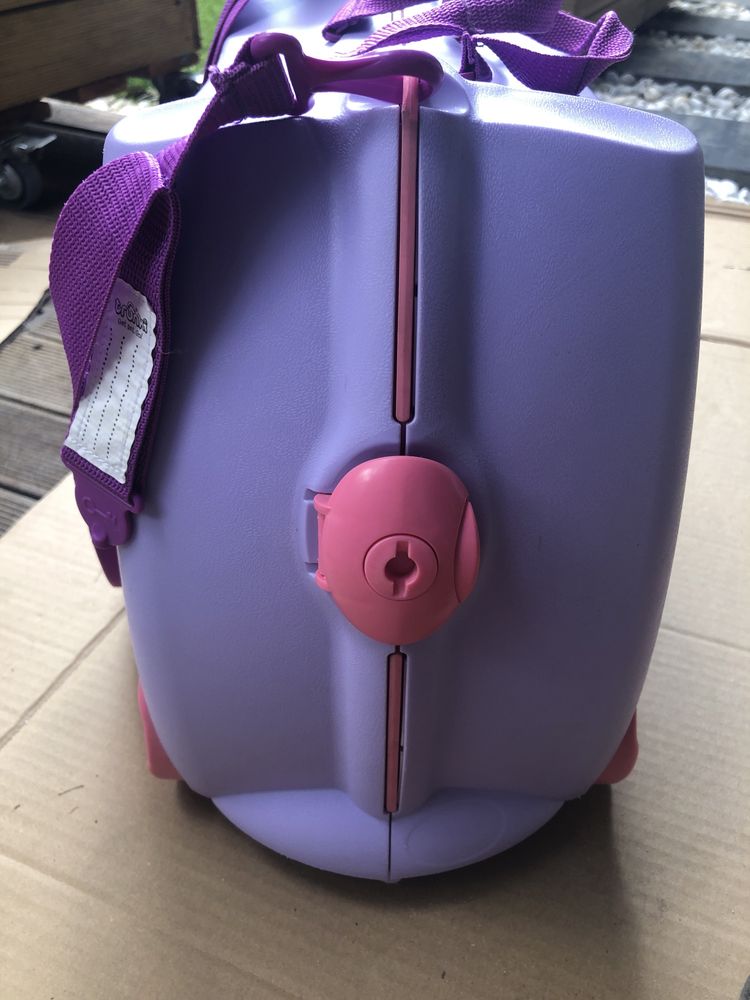 Trunki- jeżdżąca walizka kucyk