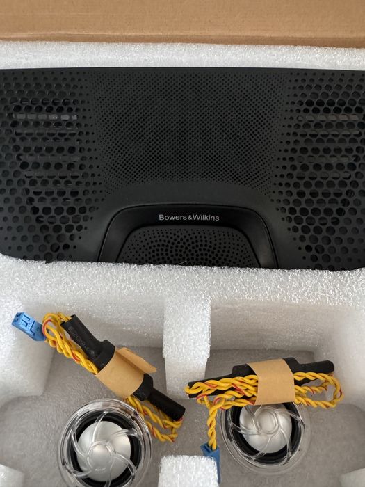 Комплект сеток с подсветкой Bowers&Wilkins на BMW X5 G05 g30 G20 g06