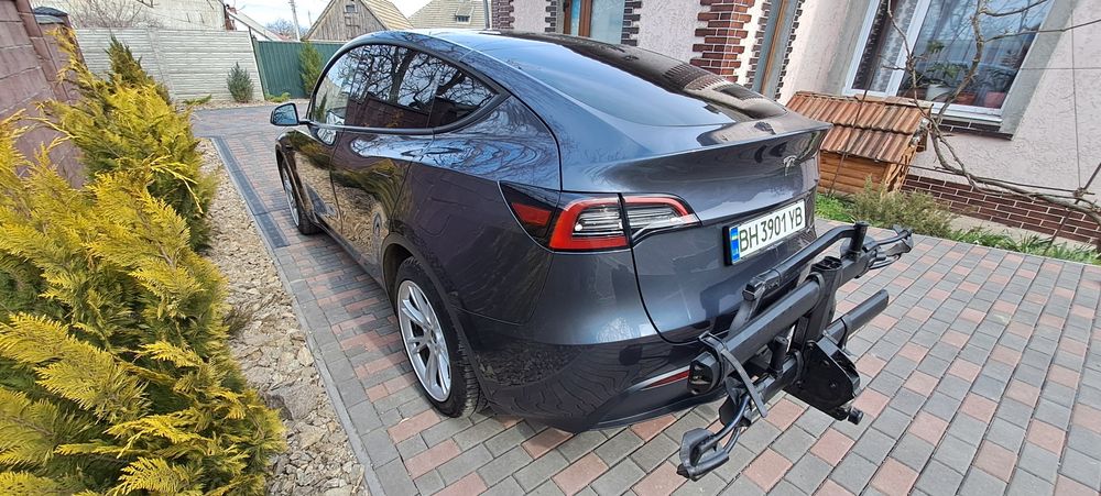 Tesla Y 2021 LONG RANGE . Dual motor