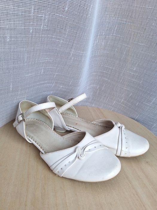 Dziewczęce buty komunijne 35