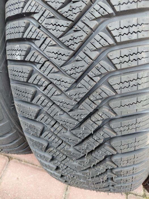 Opony zimowe 195/65/R15