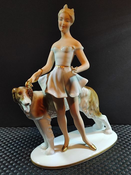 Porcelana GEROLD Figurka Dama z psem Borzoj TETAU 1949 r.