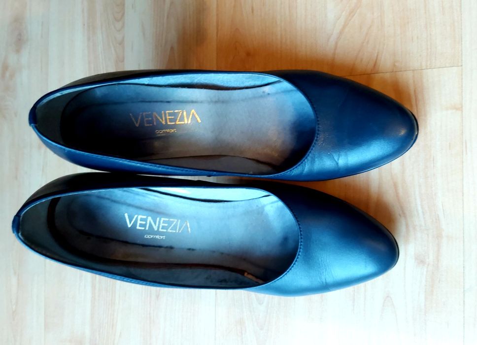 Czółenka venezia 38 granatowe