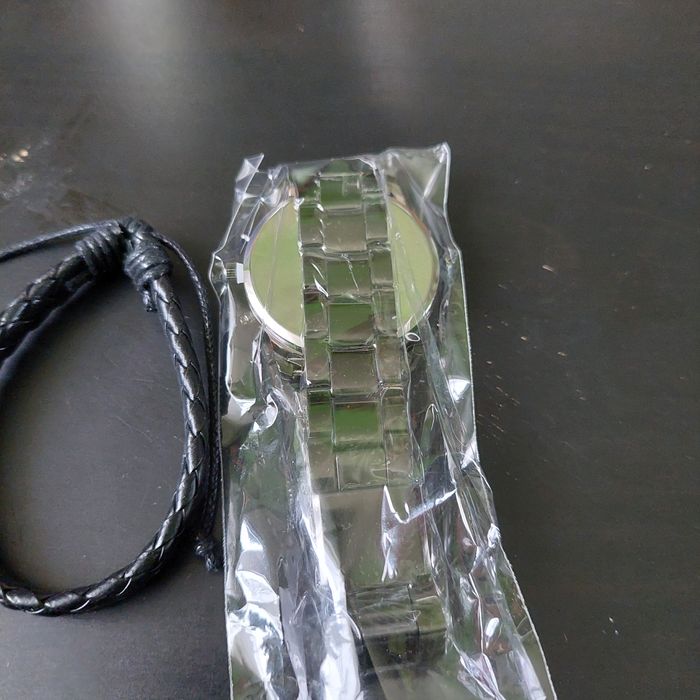 Zegarek męski +opaska na rękę.