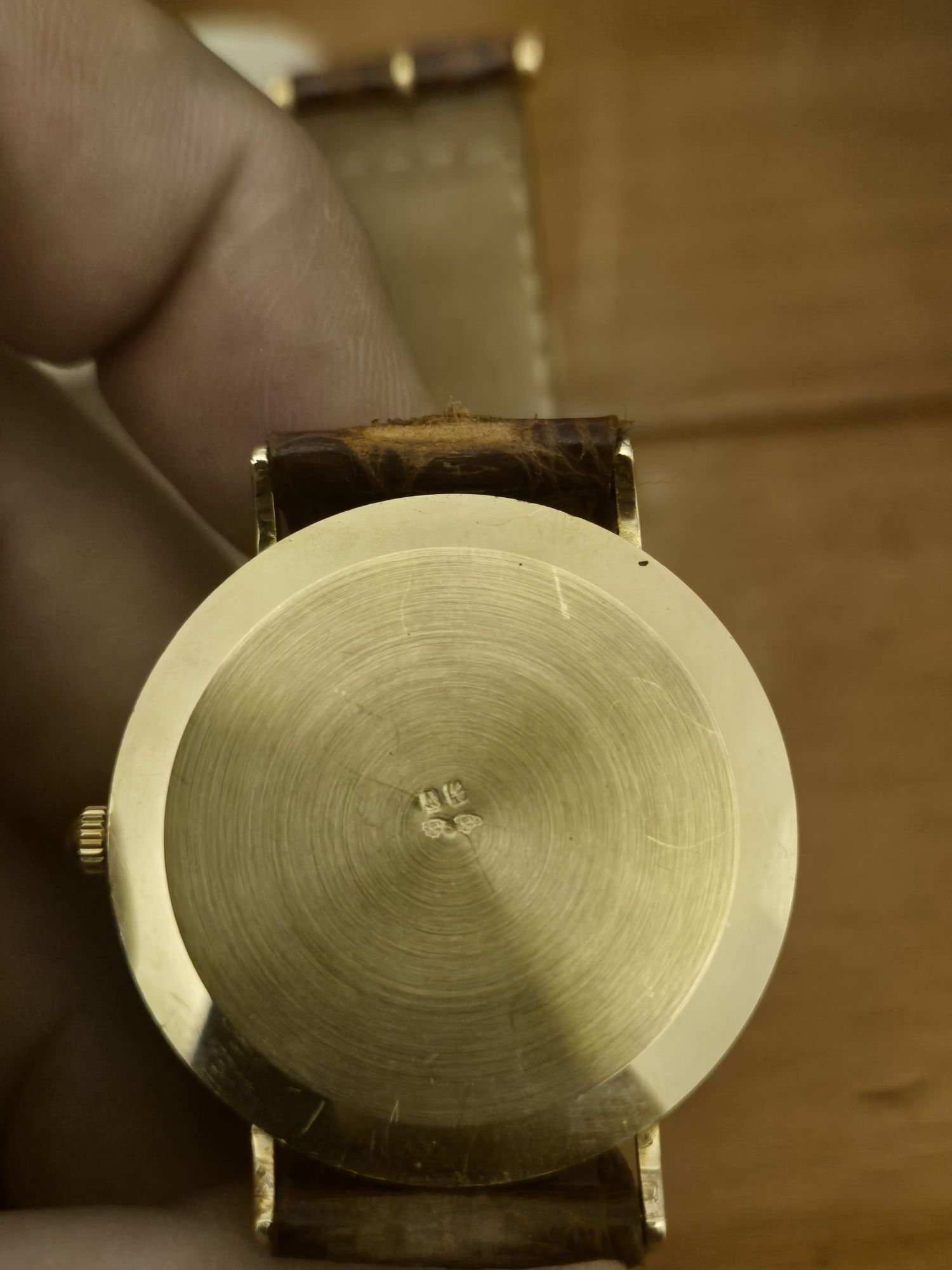 Relógio em ouro unico