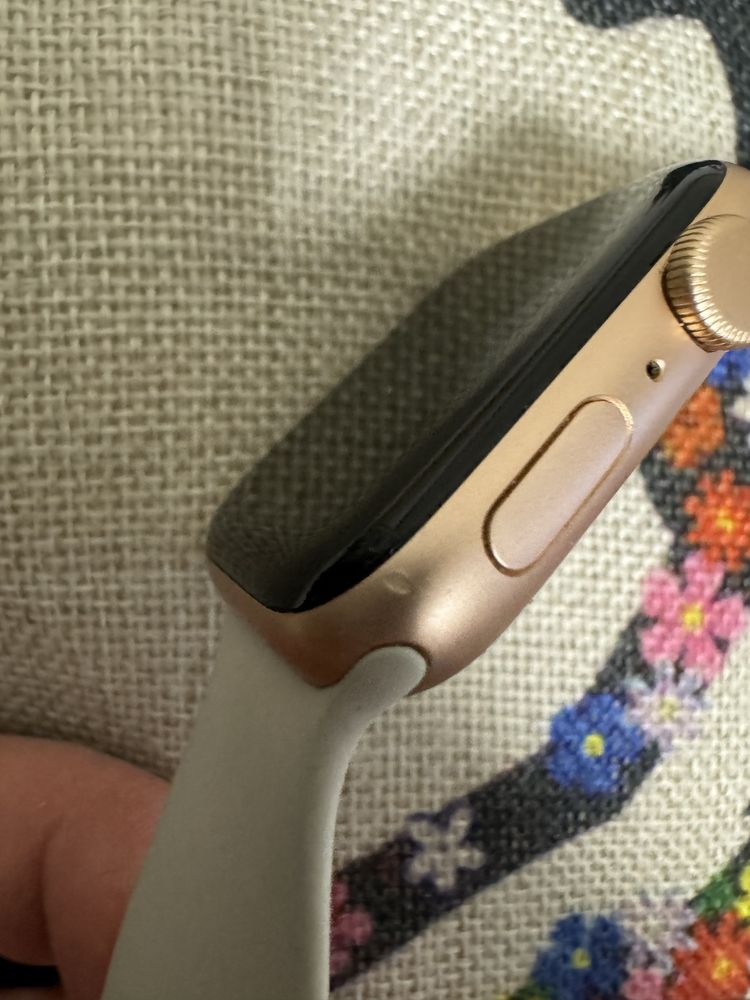 Apple Watch SE вживаний