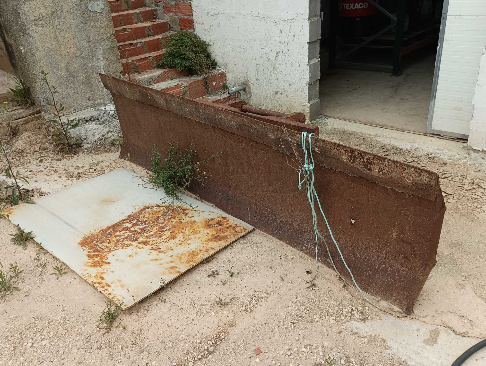Lâmina de terraplenagem