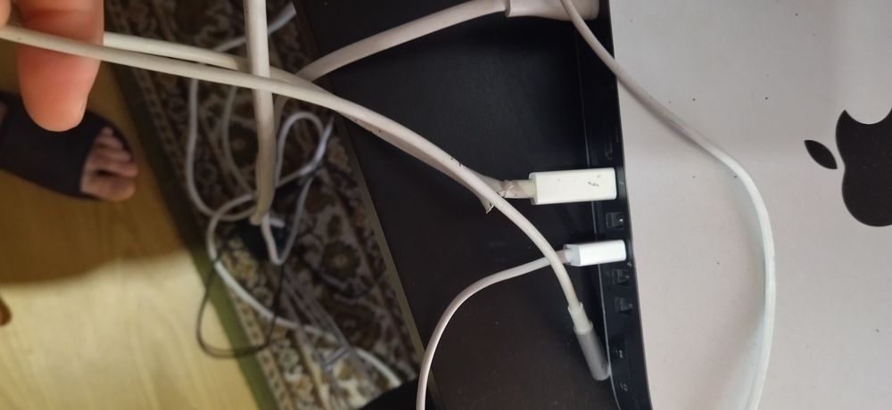 Apple thunderbolt display 27