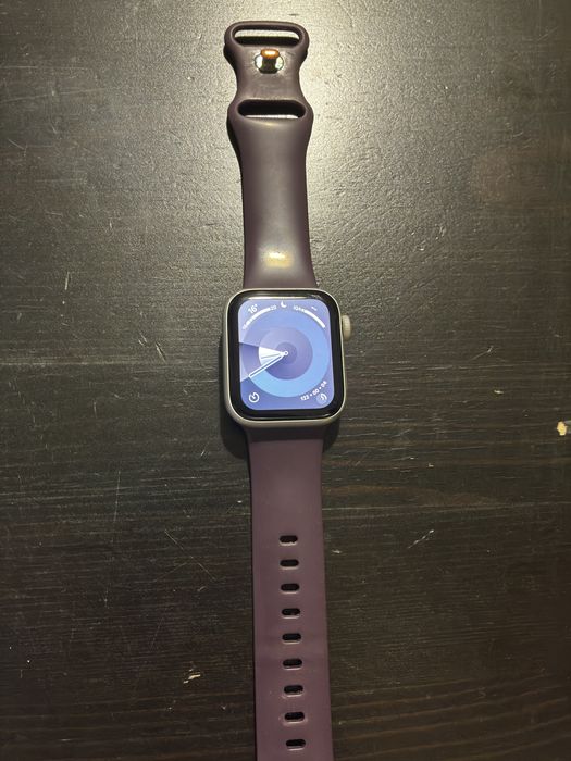 Apple watch SE 40mm com carregador e com 2 pulseiras incluída