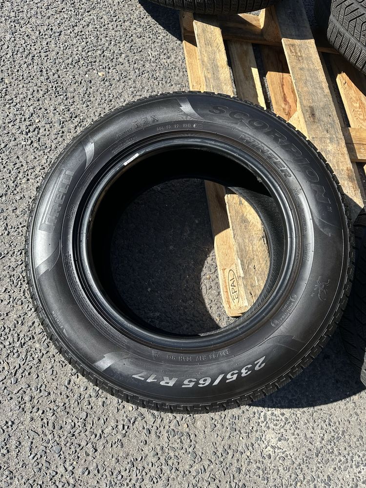 Opony zimowe 235/65R17 Pirelli Scorpion Winrer