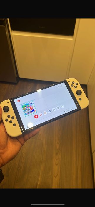 Consola Nintendo Switch Oled Branco + Jogo Super Mario Bros Wonder