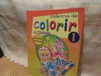 Caderno de Colorir com Autocolantes:Cinderela; Alice Maravilhas; Bambi