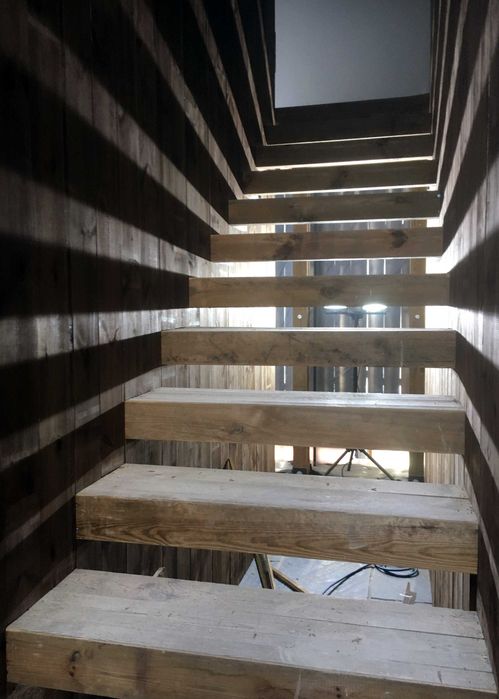 Carpintarias . interiores e exteriores