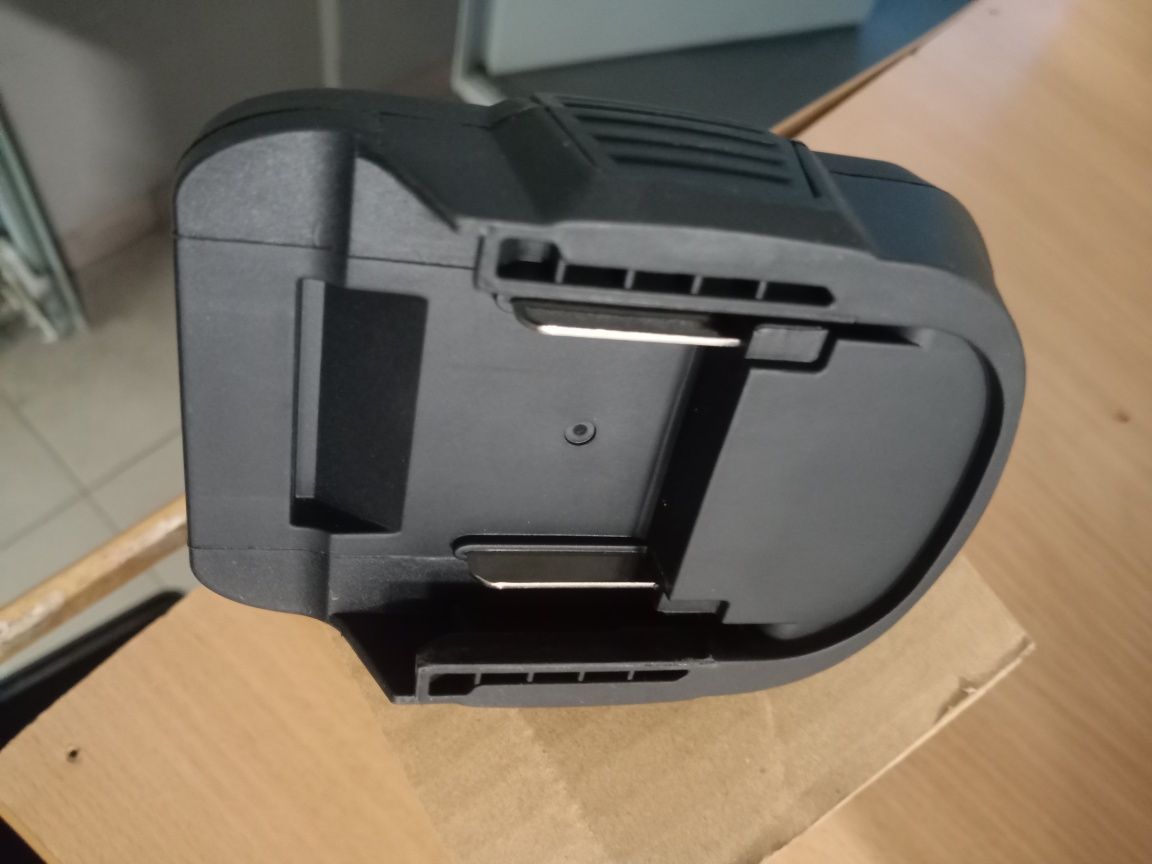 Sprzedam adapter do baterii Makita