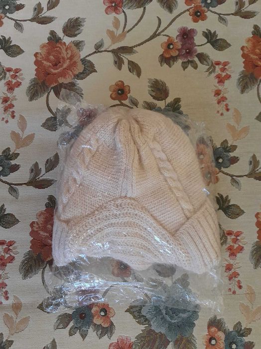 Damska czapka zimowa z szalikiem