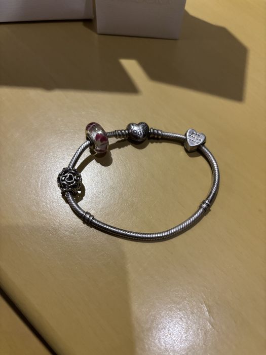 Оригінальний браслет PANDORA з шармиками + один з них в подарунок