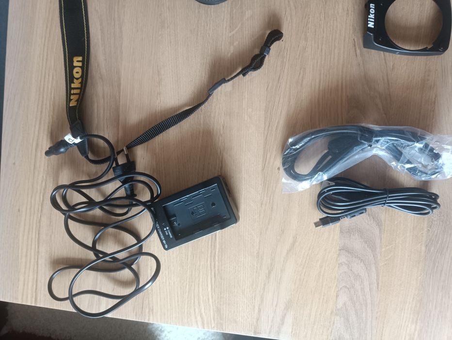 Obiektyw nikon nikkor dx 18-105 vr + aparat