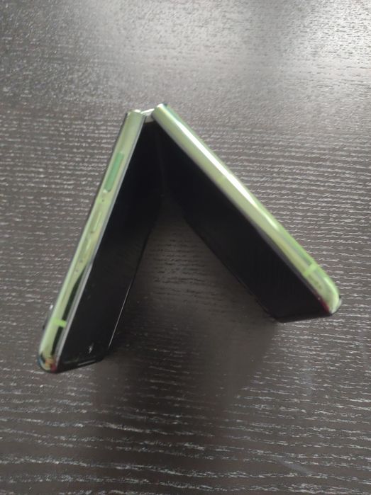 Motorola razr 50 ultra 12/512 ŚWIETNY STAN