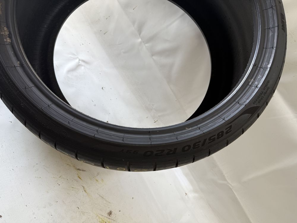 285/30/20 Pirelli P ZERO * ELECT 99Y