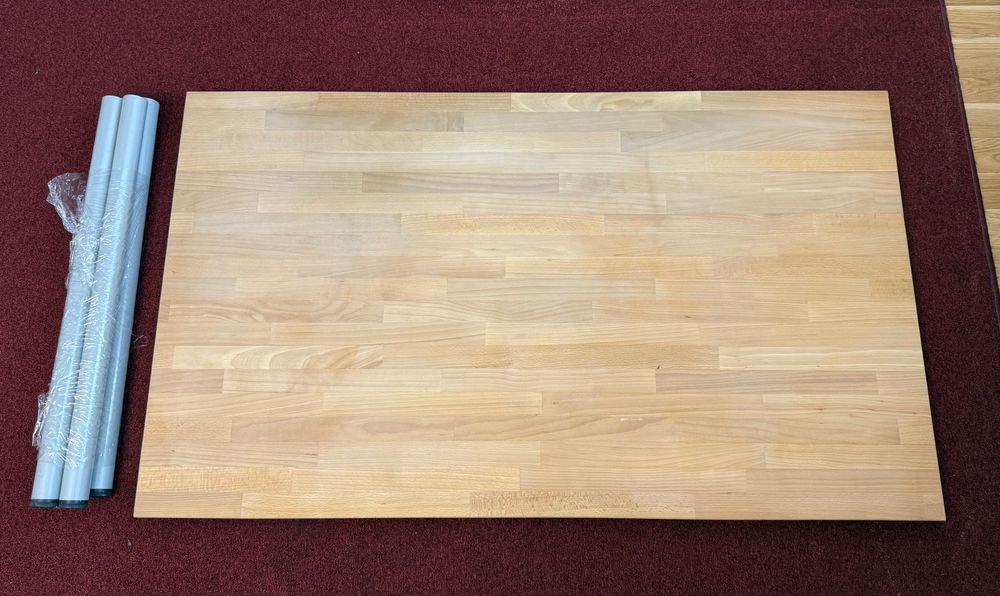 Biurko, blat z drewna, IKEA, odkręcane nogi, blat 127,5 x 75 x 2,5 cm