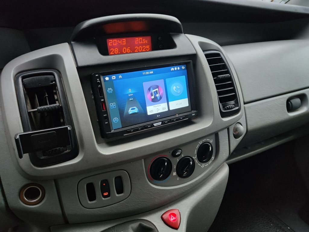 Opel Vivaro 1.9 DTi 2003r HAK Radio Android WEBASTO ZAMIANA