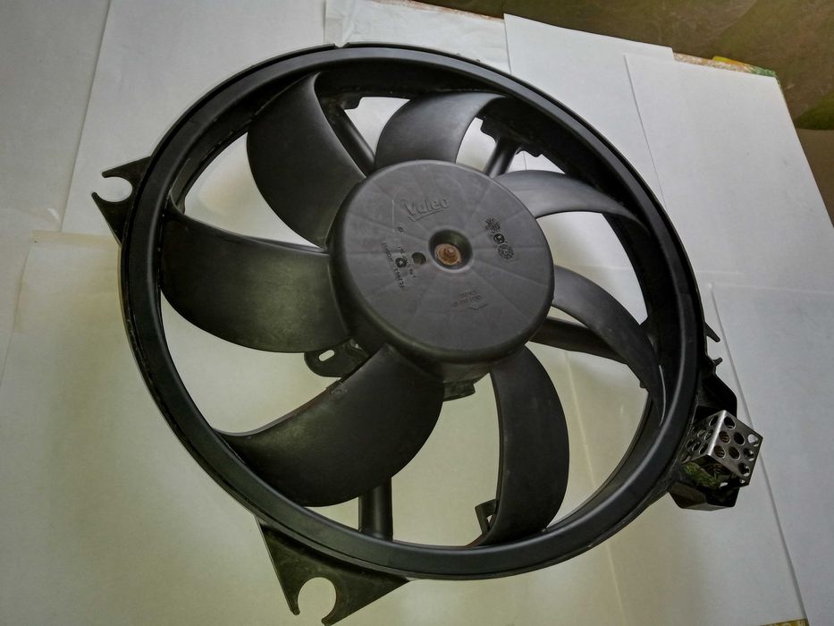 Renault Megane III 11-13 Scenic III Вентилятор радиатора FC2003M135493