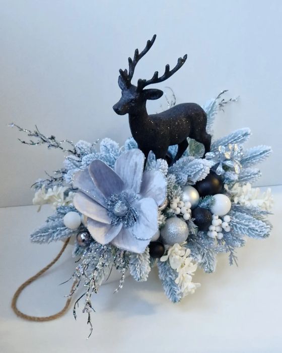 Новорічний декор, новорічний вінок, різдвяна композиція