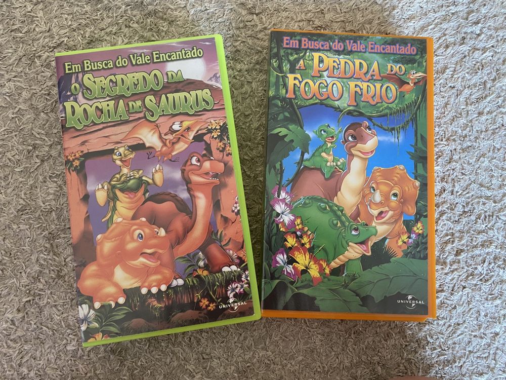 2 Cassetes VHS Em Busca do Vale Encantado