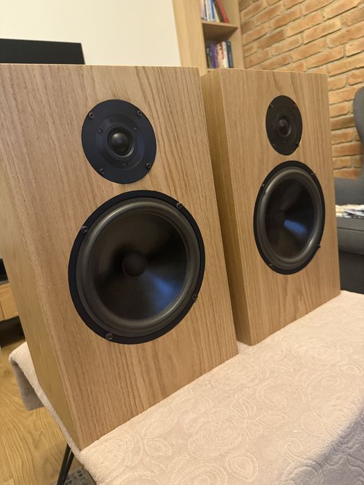 Hebrook HB1 od Charlie Studio idealne do lampy