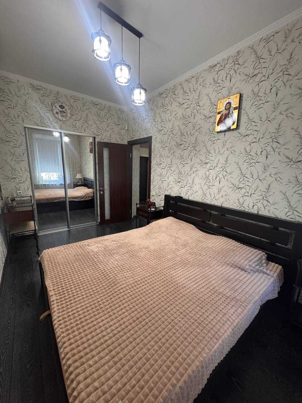 2 комн квартира в ЦЕНТРЕ! Чистый двор, крепкий дом!!