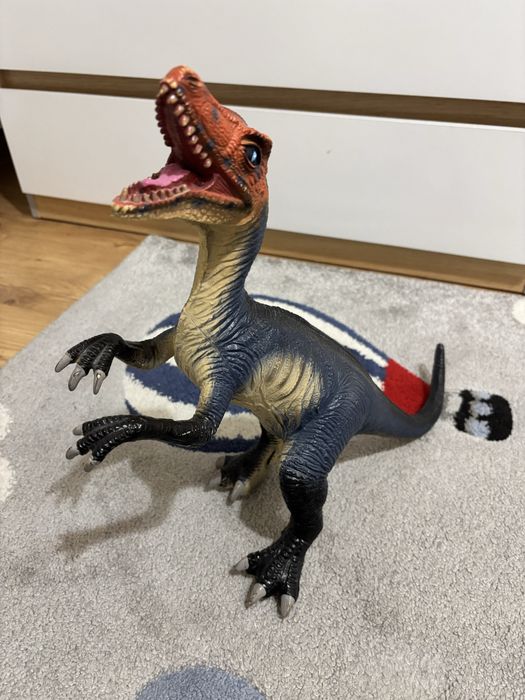 Dinozaur z twardej gumy ok 40 cm