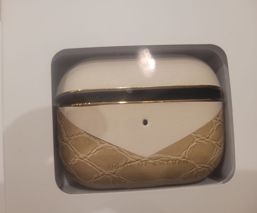 Etui na słuchawki AirPods Case Pro Wild Cameo marki IDEAL OF SWEDEN.