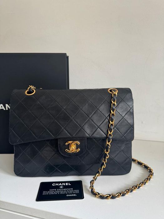 Bolsa Chanel Vintage Média com Aba Quadrada
