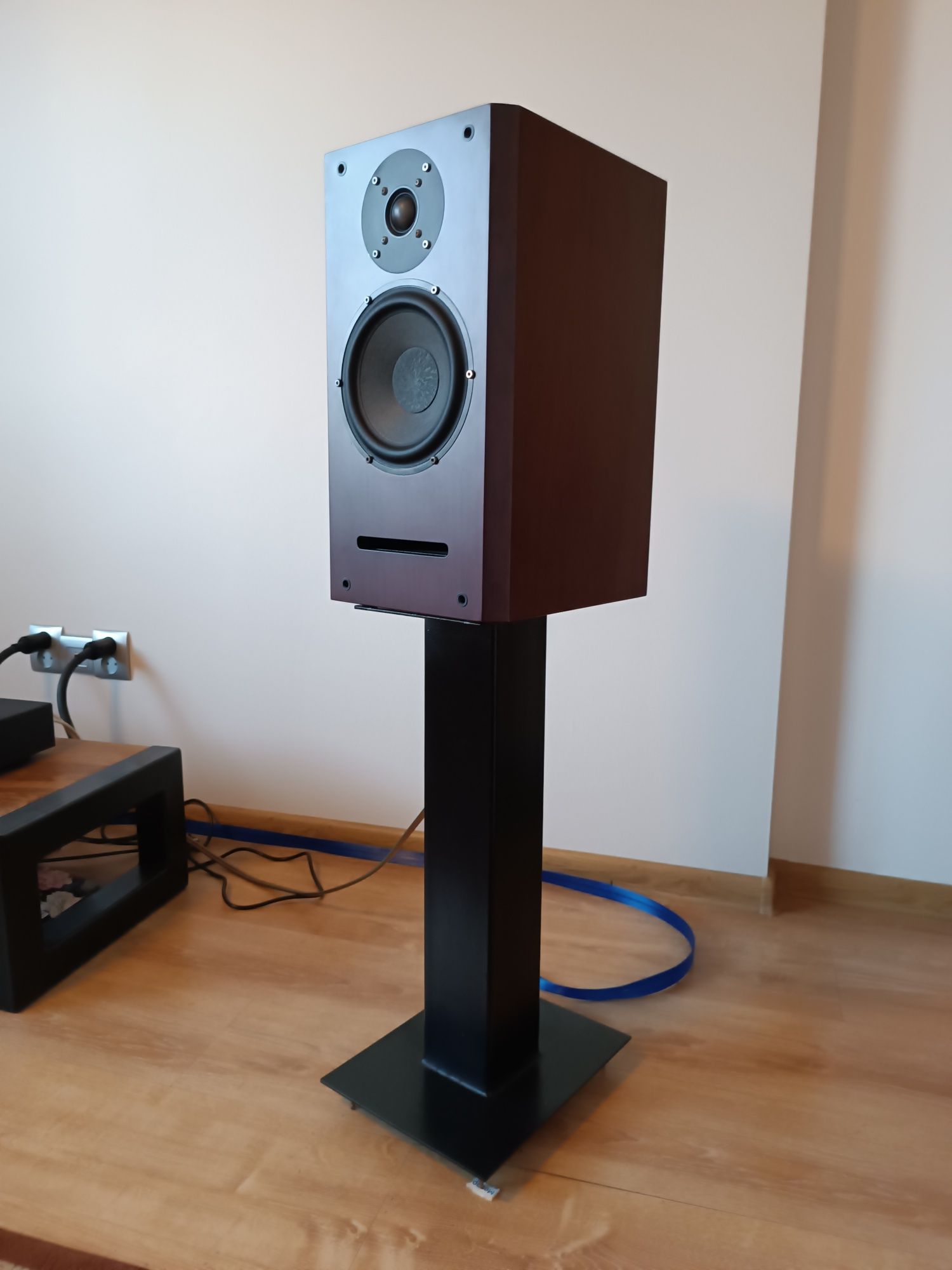 Kolumny Usher V-601