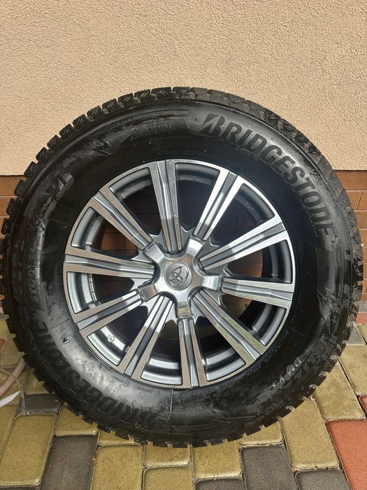 Зимові шини, комплект на дисках Toyota LC200