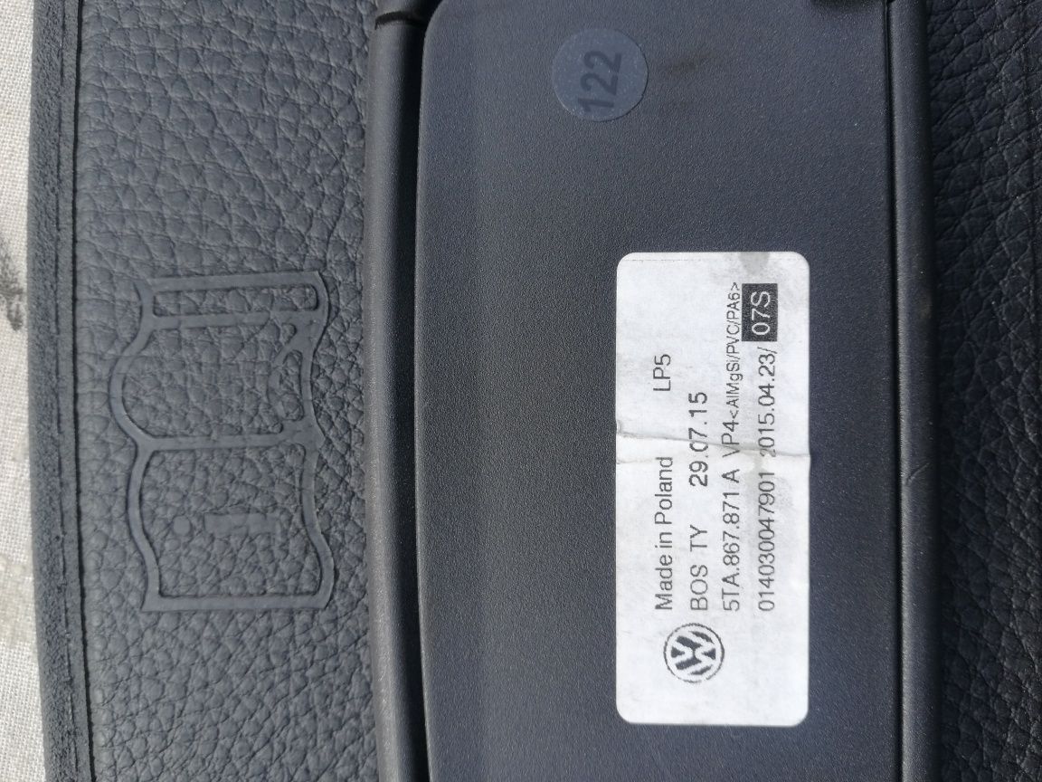 Шторка ролета багажника VW Touran 2015рік 5TA867871A